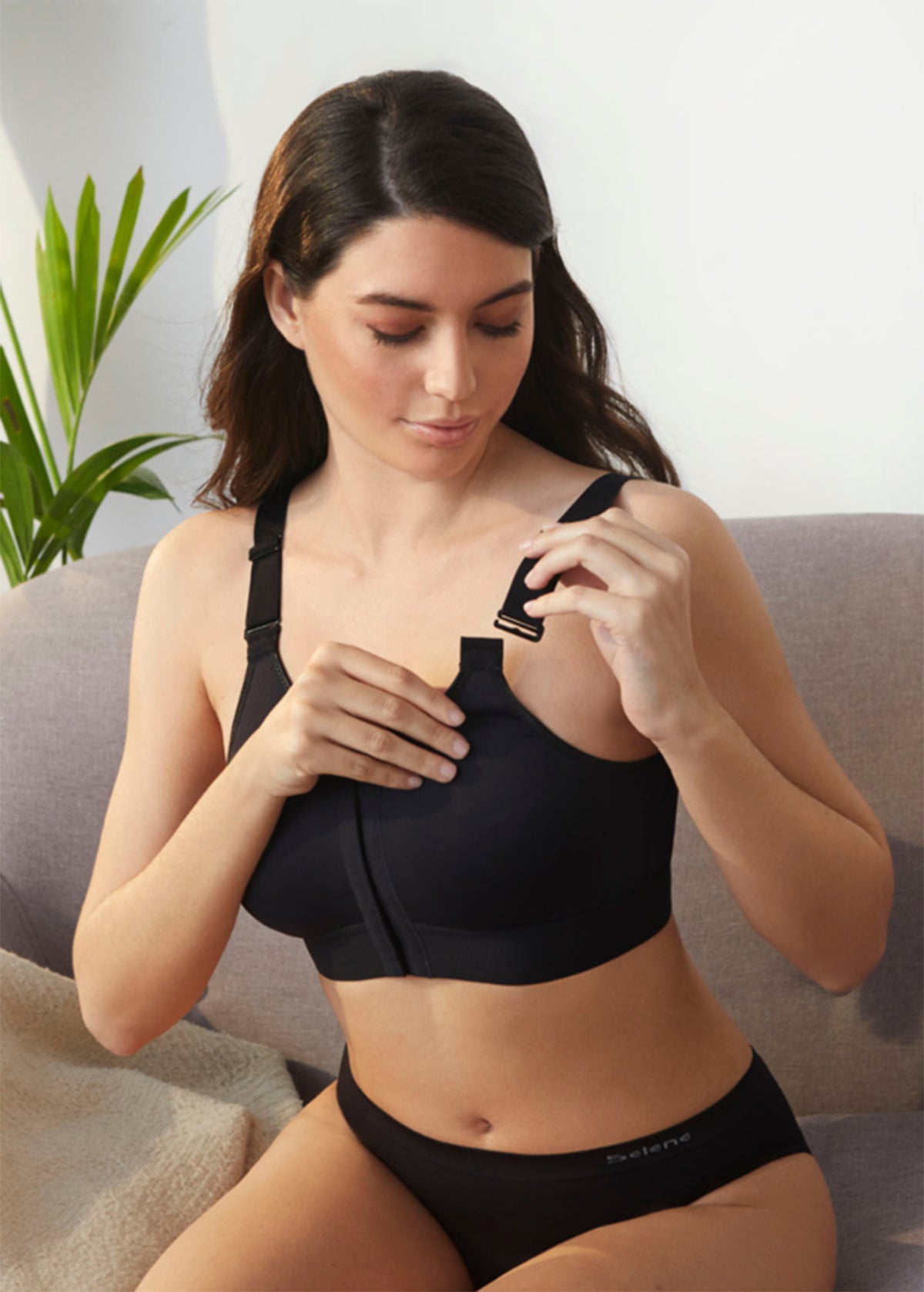 Sujetador postquirúrgico con apertura frontal y copa abatible para facilitar los cuidados - mod. 8002